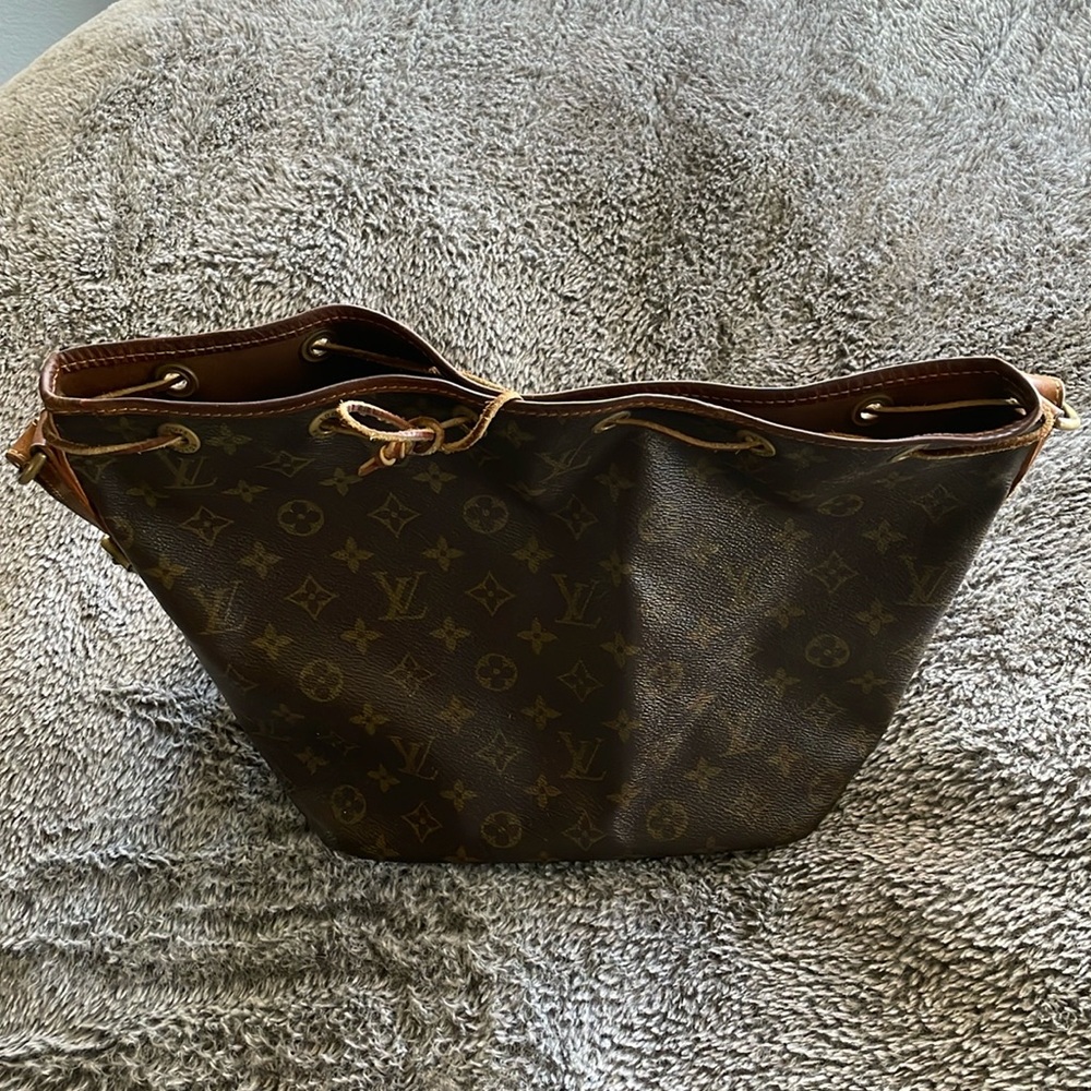 Vintage drawstring authentic purse.